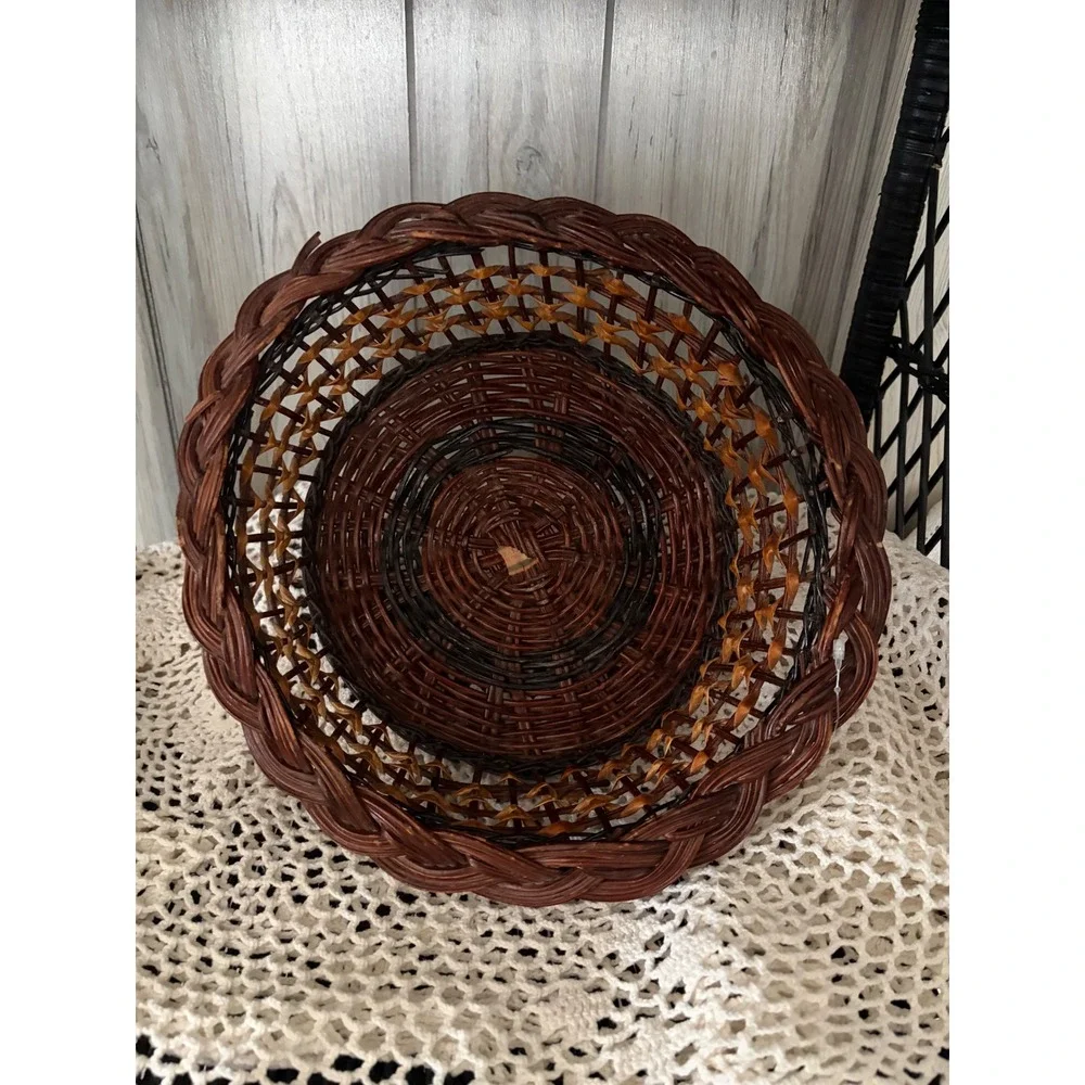 Vintage Round Wicker Basket Tri-Tone Woven Decorative Bowl 10 Inch